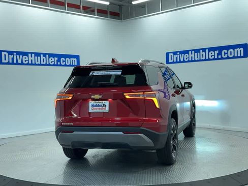 Used 2025 Chevrolet Equinox LT w/ Convenience Package II FWD image 2