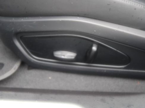 Used 2022 Porsche Taycan 4S image 37