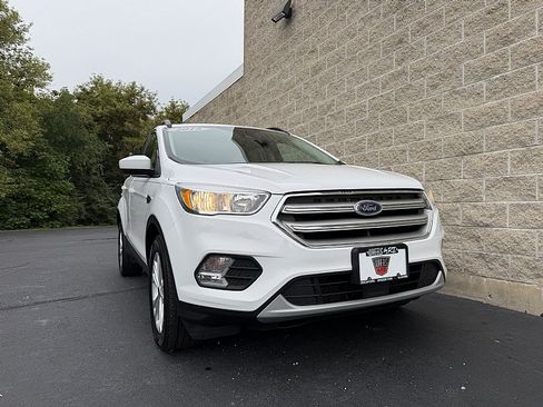 Used 2018 Ford Escape SE w/ Ford Safe & Smart Package AWD/4WD image 1