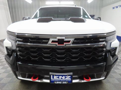 Used 2025 Chevrolet Silverado 1500 ZR2 w/ Technology Package image 53