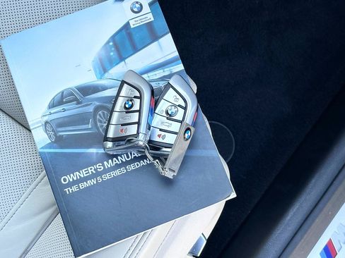 Used 2019 BMW 530i w/ M Sport Package RWD image 14