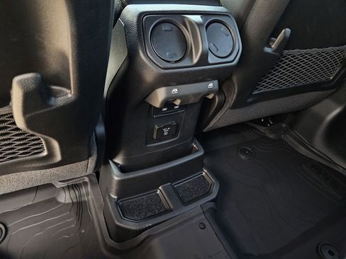 New 2026 Jeep Wrangler Unlimited Sahara AWD/4WD image 11