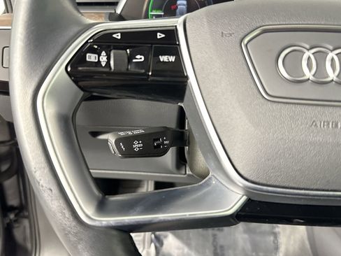 Used 2023 Audi e-tron Premium Plus w/ Premium Plus Package AWD/4WD image 22