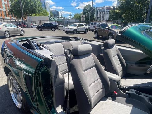 Used 2001 Ford Mustang Convertible RWD image 36