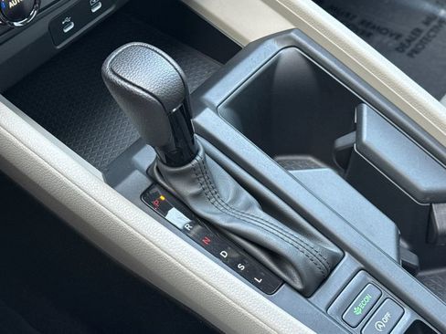 Certified 2023 Honda Accord EX image 24