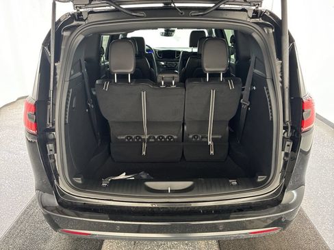 New 2026 Chrysler Pacifica Select FWD image 6