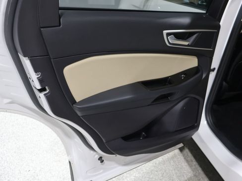 Used 2019 Ford Edge SEL w/ Equipment Group 201A AWD/4WD image 20
