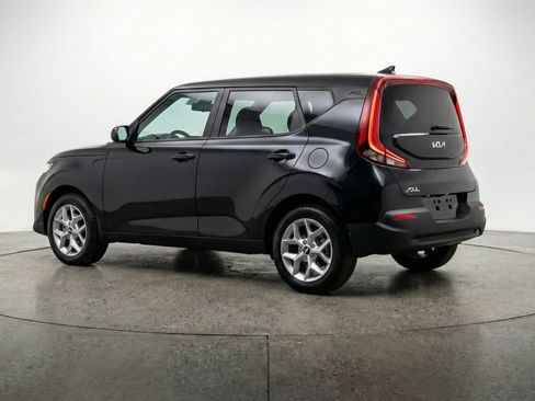 Used 2025 Kia Soul LX w/ LX Technology Package FWD image 6