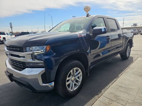 Used 2022 Chevrolet Silverado 1500 LT AWD/4WD image 7
