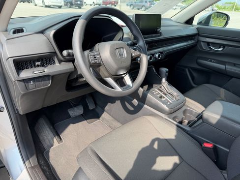 Used 2025 Honda CR-V LX image 4