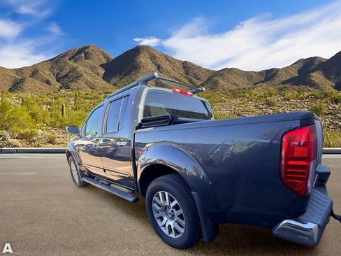 Used 2012 Nissan Frontier SL w/ Moonroof Pkg AWD/4WD image 3