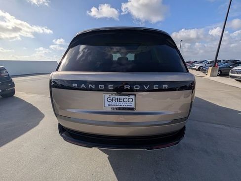 Used 2024 Land Rover Range Rover SE image 11