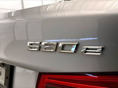 Used 2019 BMW 530e xDrive w/ Convenience Package AWD/4WD image 13