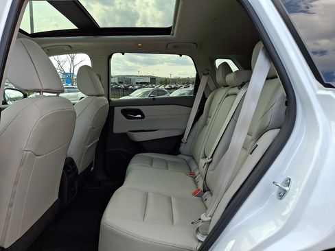 Used 2023 Nissan Rogue SL w/ SL Premium Package AWD/4WD image 10