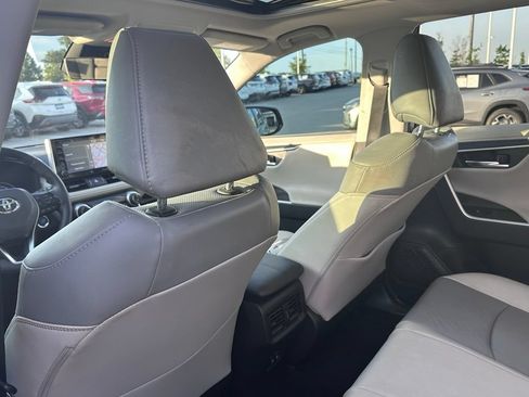 Used 2020 Toyota RAV4 Limited w/ Limited Grade Weather Package AWD/4WD image 17