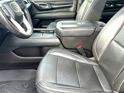 Used 2021 GMC Yukon Denali w/ LPO, Illumination Package image 13