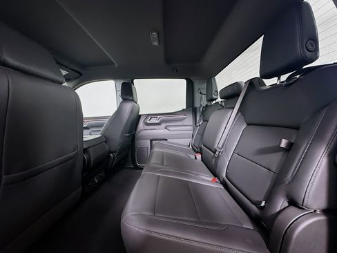 Used 2025 GMC Sierra 1500 SLT image 27