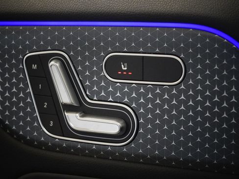 Used 2025 Mercedes-Benz GLA 250 4MATIC image 29