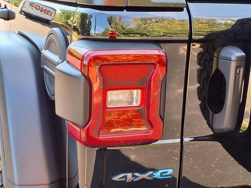 Used 2022 Jeep Wrangler Unlimited Rubicon 4xe w/ Cold Weather Group image 26