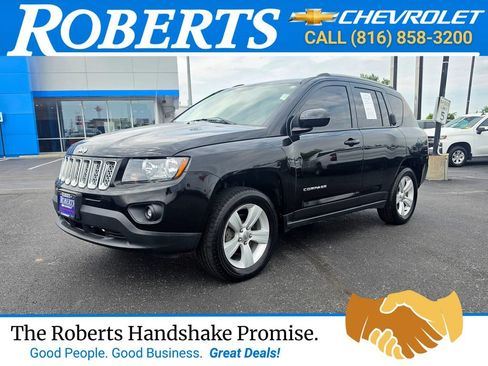 Used 2017 Jeep Compass Latitude AWD/4WD image 1