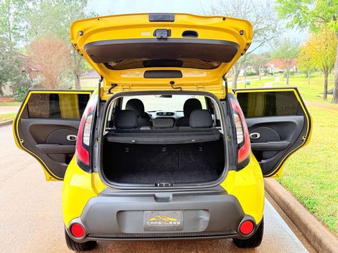 Used 2014 Kia Soul + w/ UVO w/Eservices Package image 16