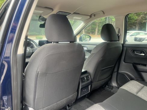 Used 2025 Nissan Rogue SV AWD/4WD image 15