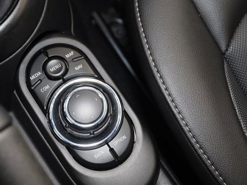 Used 2022 MINI Cooper Convertible image 28