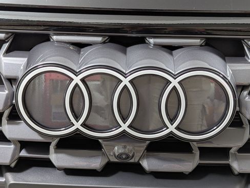 Certified 2025 Audi Q5 Prestige image 26