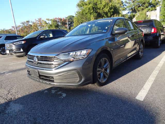 Used 2024 Volkswagen Jetta SE FWD image 1