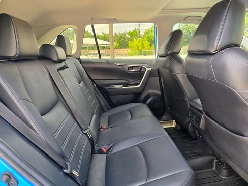 Used 2021 Toyota RAV4 XLE Premium FWD image 24