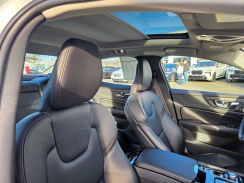 Used 2021 Volvo S60 T8 Inscription w/ Climate Package image 13