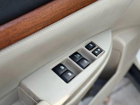 Used 2013 Subaru Outback 2.5i Limited w/ Moonroof Pkg image 12