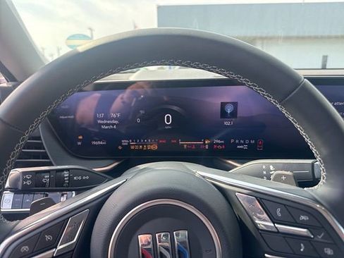 Certified 2025 Buick Envision Sport Touring image 9