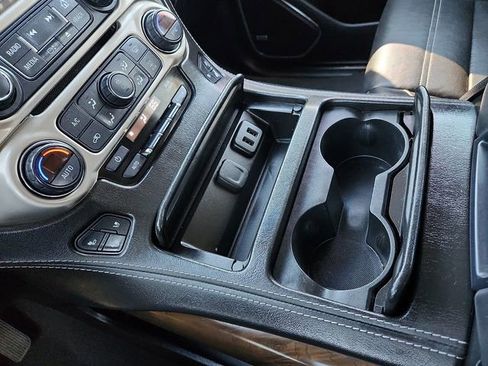 Used 2019 GMC Yukon Denali w/ Denali Ultimate Package image 25