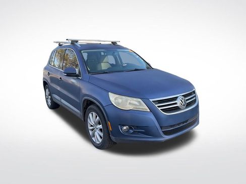 Used 2011 Volkswagen Tiguan SEL image 2