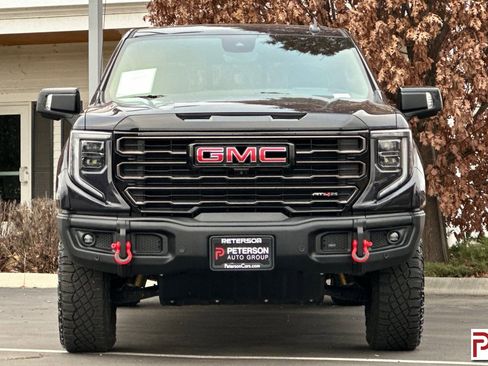 Used 2023 GMC Sierra 1500 AT4X image 9