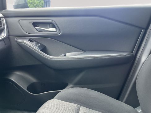 Certified 2025 Nissan Rogue SV AWD/4WD image 23