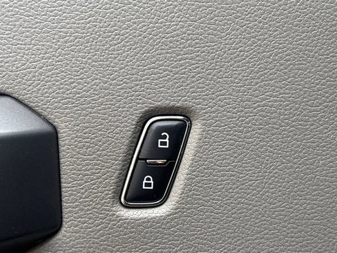 Used 2020 Ford F150 XLT image 8