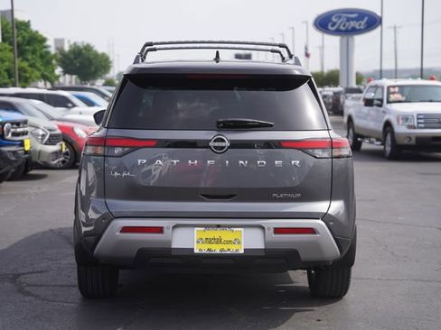 Used 2024 Nissan Pathfinder Platinum FWD image 7
