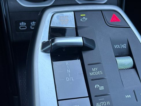 Used 2025 BMW X1 xDrive28i w/ Technology Package image 28