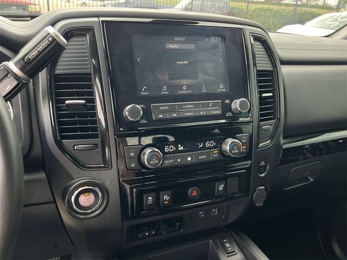 Used 2024 Nissan Titan SV w/ SV Convenience Package image 10