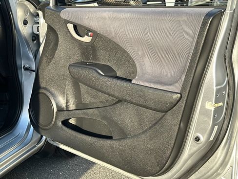 Used 2011 Honda Fit image 11