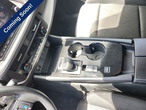 Used 2024 Nissan Rogue SV FWD image 18