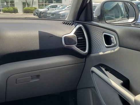 Used 2020 Kia Soul LX FWD image 4
