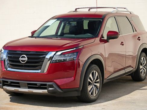 Used 2023 Nissan Pathfinder SL FWD image 46
