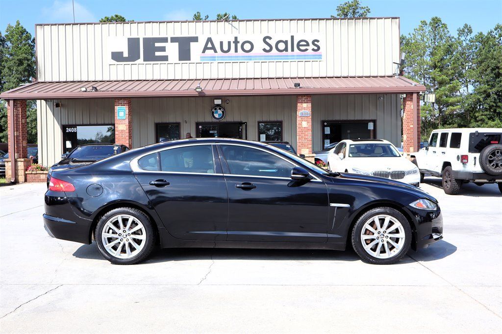 Used 2013 Jaguar XF RWD image 8