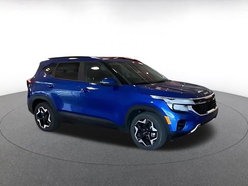 Used 2025 Kia Seltos S FWD image 2