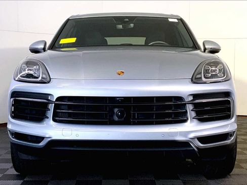 Used 2023 Porsche Cayenne w/ Premium Package image 10