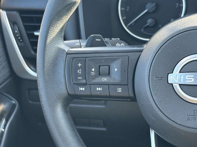 Used 2023 Nissan Rogue S AWD/4WD image 23