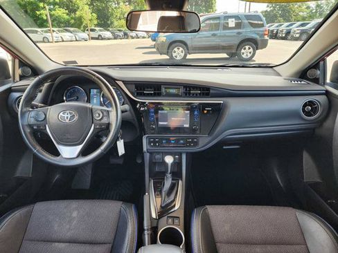 Used 2017 Toyota Corolla SE FWD image 18